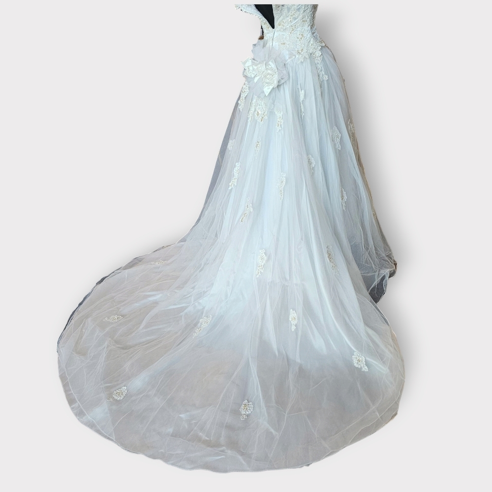 Vintage White Mon Cheri Ballgown Wedding Dress - Picture 13 of 15
